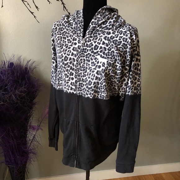 PINK Victoria's Secret Tops - Victoria’s Secret PINk full zip leopard hoody